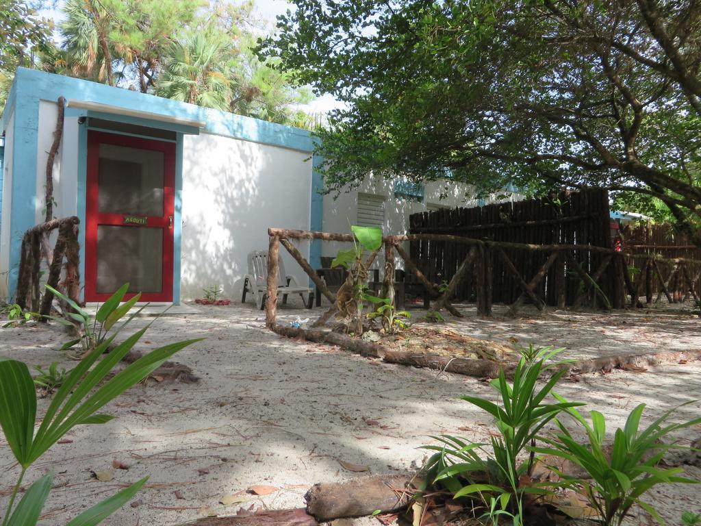 Simberts Apartments Maya Beach Room photo
