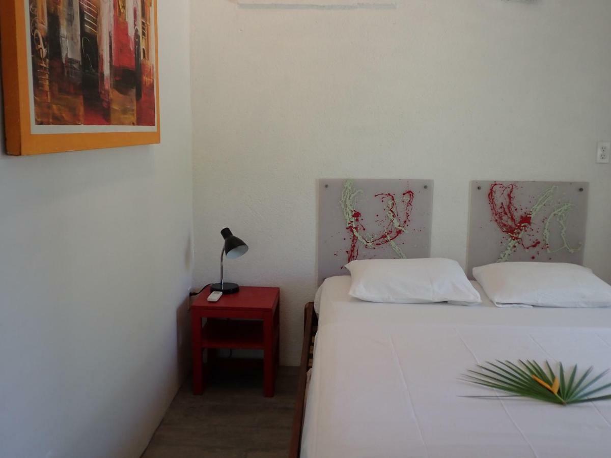 Simberts Apartments Maya Beach Exterior photo